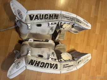 VAUGHN V6 2000 PRO brankárske betóny - 4