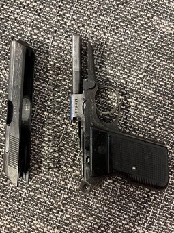 Pištoľ CZ 70 - 4