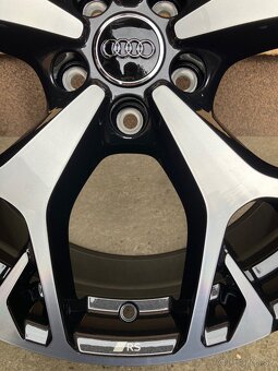 Audi R20 4P0601025L - 4