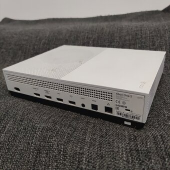 Xbox One S 1TB + 2x ovládač + 3x hra - 4