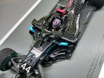 F1 MERCEDES W11 HAMILTON VÍTĚZ GP TURECKA 2020 SPARK 1:18 - 4