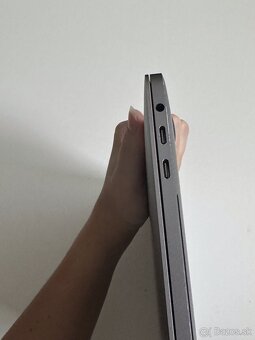 MacBook Pro 2018, 13 - inch, 256 GB - 4
