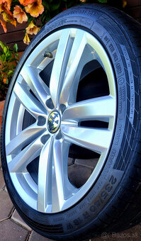 alu R18 5x112 orig. VW Passat, pneu 235/40 - 4