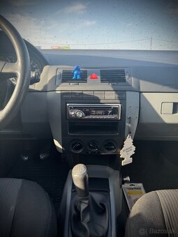PREDÁM ŠKODA FÁBIA COMBI 1.4 benzín - 4
