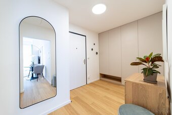 Luxusný úplne nový 2-izbový byt s veľkou terasou a garážovým - 4