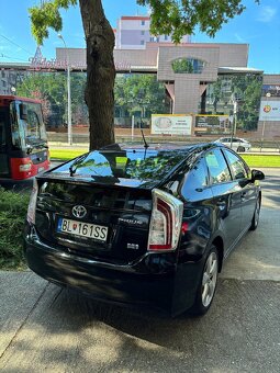 Toyota Prius 2015 Hybrid - 4