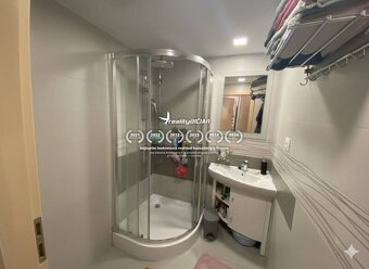 Exkluzívne v našej RK 3 izbový byt po rekonštrukcii s dvomi  - 4