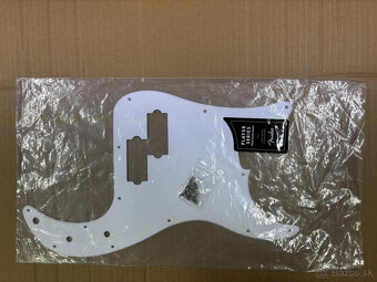 Fender Precision Bass Pickguard 1-ply Biely - 4