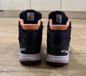 Predám zimné topánky zn. Adidas TERREX - 4