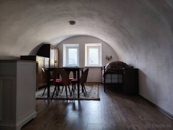 Dlhodobý prenájom rodinného domu v tichej a príjemnej lokali - 4