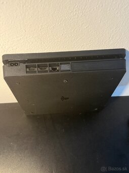 Predám Hernú konzolu PS4 Slim 500GB Minimálne známky - 4