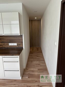 VEĽKÝ 2i byt, 3loggie, Žiar nad Hronom, Hurbanova ul., ESTY  - 4
