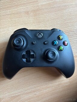 Predám Xbox One X 1TB - 4