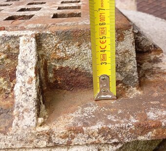 Liatinová kanalizačná mreža / rošt s rámom 50x50cm - 4