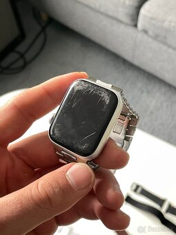 Apple watch SE 44mm 2020 + náramky - 4