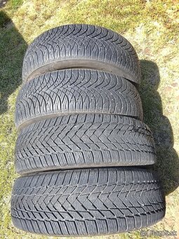 Predám zimné pneu 215/65r16 6/7mm - 4