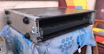 Predam Policku--Suflik do RACKu 1U - 4