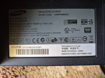 Predám LCD monitor Samsung SyncMaster 2243NW - 4