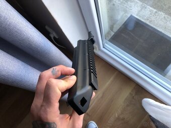 Ak - 4