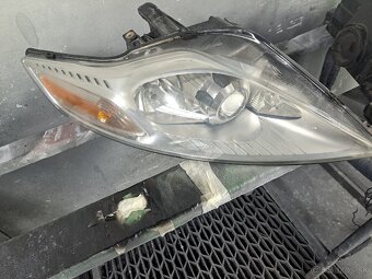 Predam Ford mondeo mk4 2007-2013 xenon svetla - 4