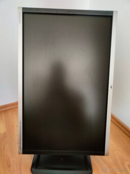 HP Compaq LA2405x (24") - 4