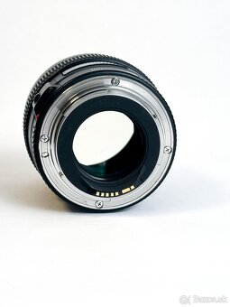 Canon 100mm F2 - 4