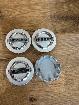 Nissan - stredove krytky - 4