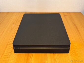 Predám Playstation 4 Slim 1TB + Controller - 4
