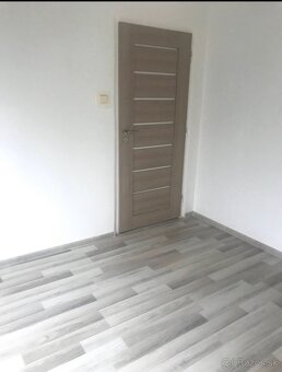 Predám 2-izbový byt v Štúrove - 4