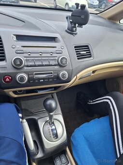 Honda civic hybrid - 4