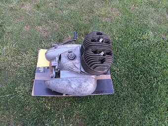 Motor Jawa 350 - 4