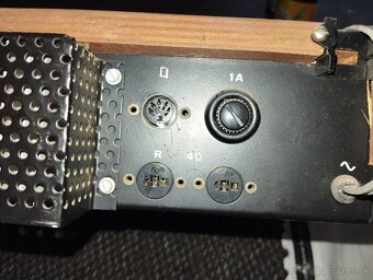 Gramofon TESLA NZC142 - 4