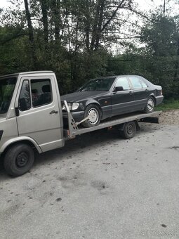 Mercedes 307 D  /  300 D - 4