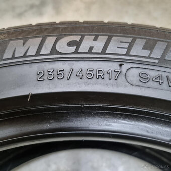 Letné pneumatiky 235/45 R17 MICHELIN DOT1117 - 4