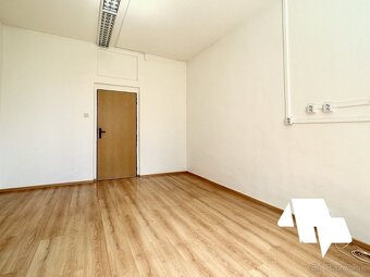 Podnájom - Kancelária č.7 - 16,74 m2 - Nitra, Staré mesto - 4