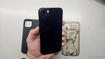 Apple iPhone 13 tmavý 128GB - puknutý zadok - 4