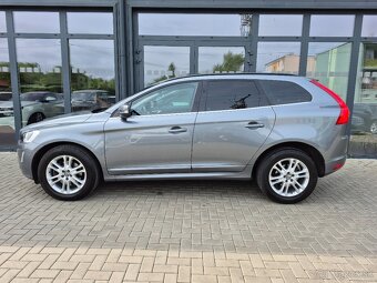 Volvo XC60 D4 2.4L Drive-E Momentum Geartronic AWD - 4