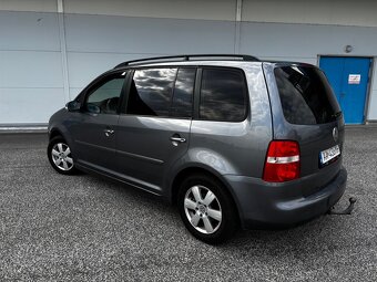 Volkswagen Touran 2.0 TDI 103kw 2005 5 miestne - 4