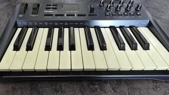 M-Audio Oxygen 25 USB MIDI Controler - 4