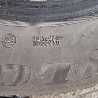 Predam zimne pneu zn. Dunlop 215/60/r16 - 4