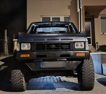 Nissan D21 pickup - 4