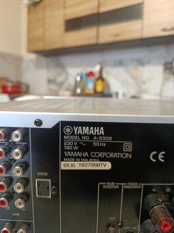 Zasilovač Yamaha - 4