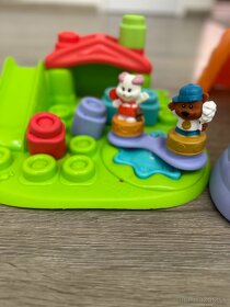 Clemmy baby Hrací stolík s kockami a zvieratkami - 4