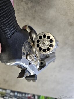 Smith wesson 617 6" 22lr - 4