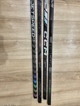 HOKEJKY ĽAVAČKY CCM XF PRO + FT5 PRO + TRIGGER 6-9 PRO - 4