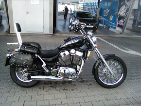 Suzuki Intruder VS 1400 - 4