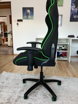 Na predaj: Herná stolička Apex Racer – čierno-zelená - 4