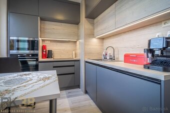 Zrekonštruovaný 3-izbový byt neďaleko širšieho centra Poprad - 4