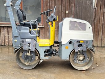 Vibrační válec Dynapac CC800 - 4