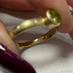 Zlatý dámsky prsteň s olivínom - 4